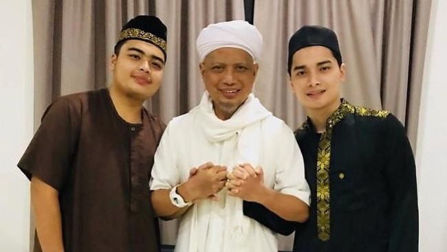 Semua Anak Berada di Jakarta Pada saat Ustaz Arifin Ilham Meninggal