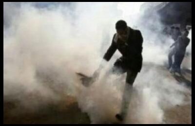 Pasukan Israel Menembakkan Gas Air Mata ke Sekolah Palestina