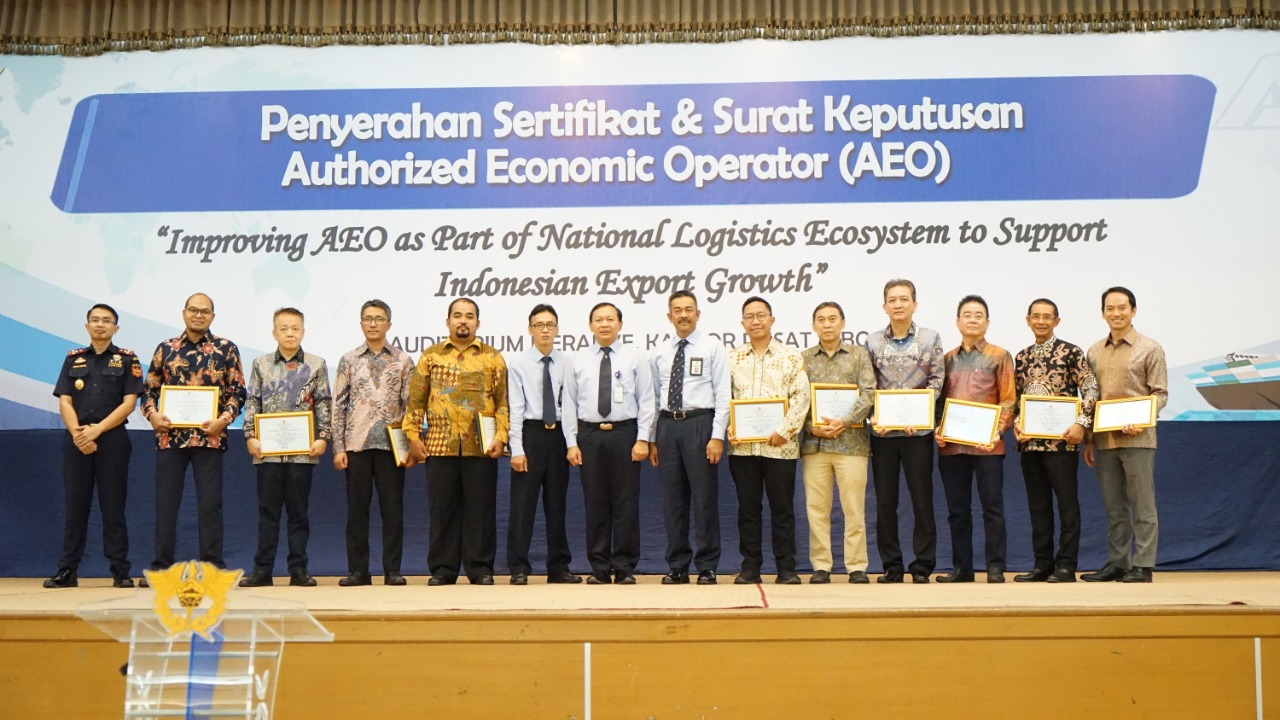 Dua Perusahaan di Kabupaten Inhil Terima Sertifikat AEO Pertama Remote Area Indonesia
