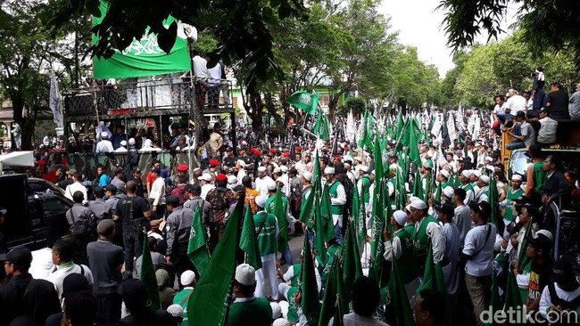 Lihat Massa PA 212 Solo, Amien Rais: Ganti Presiden Tak Terbendung