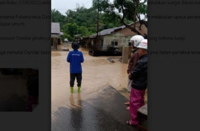 Akibat Luapan Air Sungai Sikam, 100 Rumah Warga Terendam Banjir