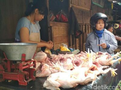 Meskipun Harga Ayam Naik Jelang Ramadan, Tapi Penjualan Meningkat 2 Kali Lipat