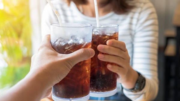 Ini Sebabnya Minum Soda Diet Bisa Bikin Mati Muda