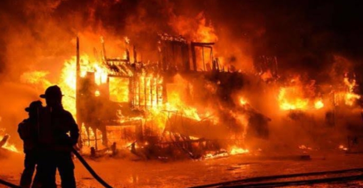 100 Rumah Warga Hangus Terbakar Menewaskan Satu Orang, Diduga Karena Korsleting Listrik