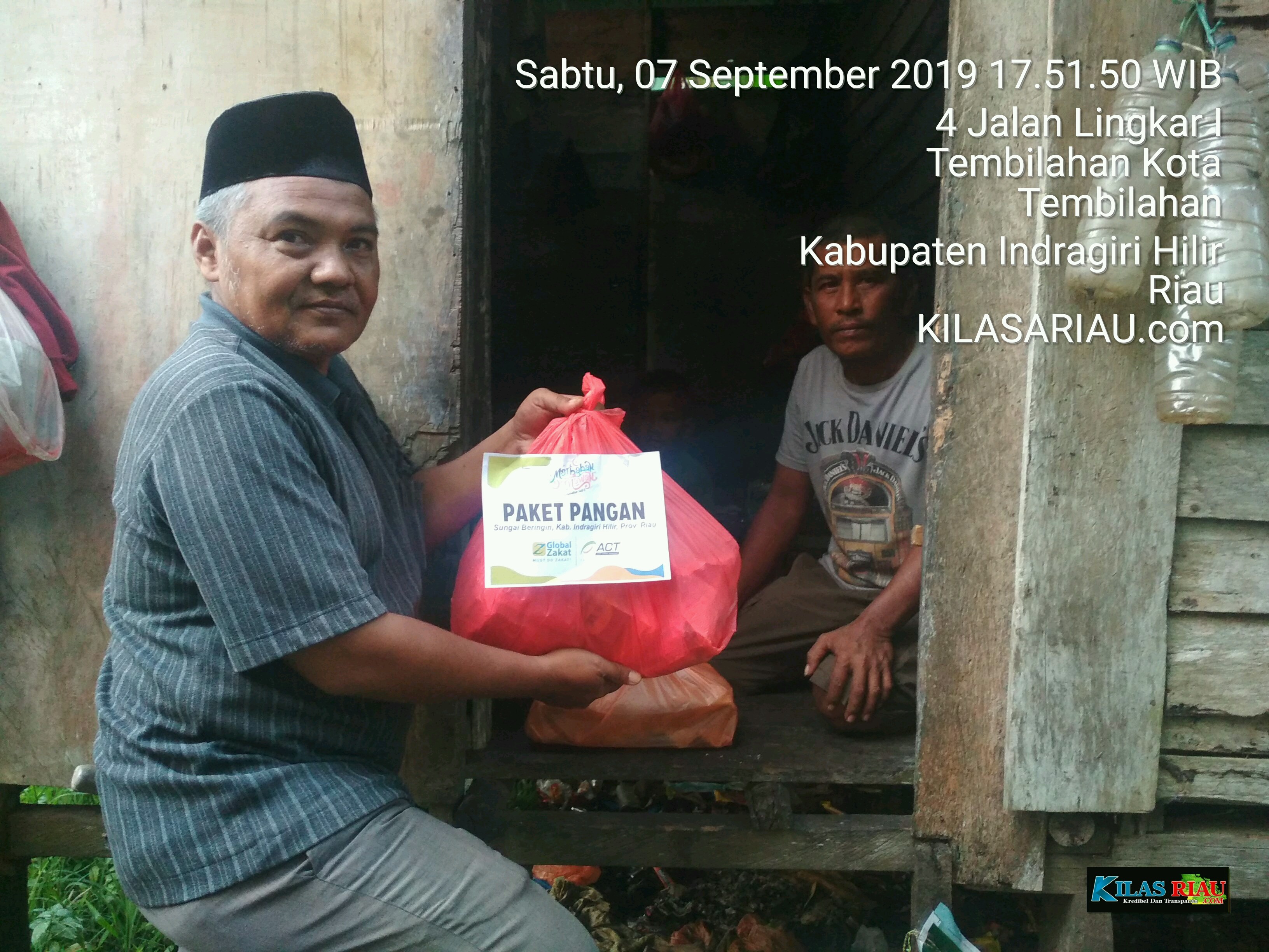 ACT Riau Bekerja Berbagi sembako Bekerja sama Pejuang Subuh dan Jum'at Berbagai