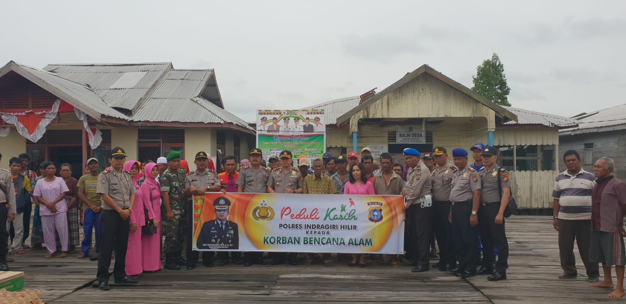 Sambangi Korban Puting Beliung, Kapolres Inhil: Jangan Patah Semangat