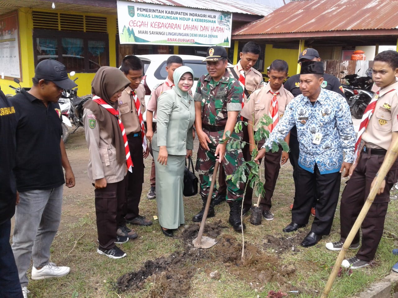 Penghijauan Serentak, Koramil 03 Tempuling Laksanakan Penghijauan