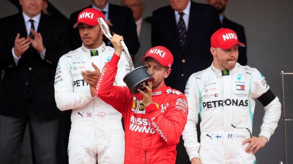 Difinis Kedua, Vettel Maksimalkan Senggolan Verstappen-Bottas