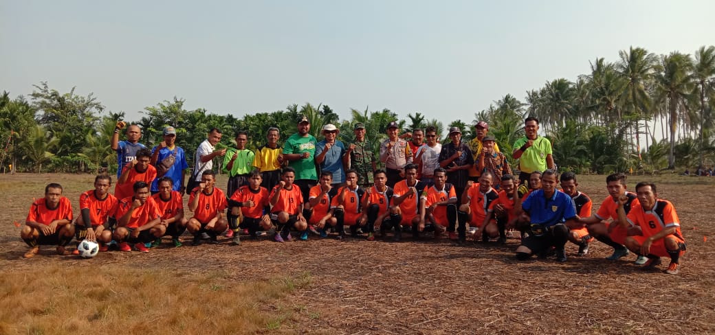 Turnamen Bola Rosmel Cup ke - XI, Kades Rotan Semelur: Jaga Selalu Suportifitas  Dalam Bertanding 