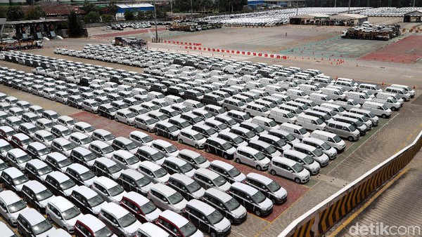 Penjualan Mobil Anjlok, Biaya Sekolah dan Kesehatan Mahal