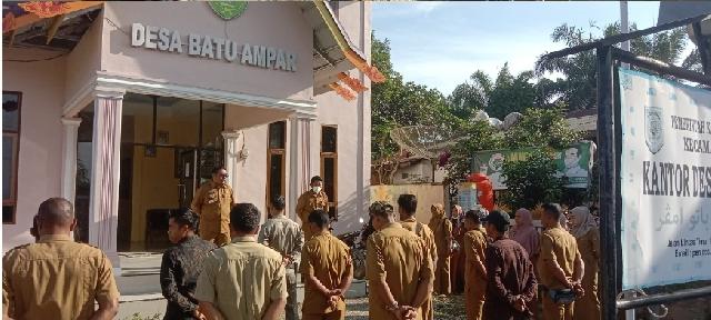 Giat Laksanakan Apel Pagi, Kades Batu Ampar Minta Perangkat Tingkatkan Kualitas Pelayanan