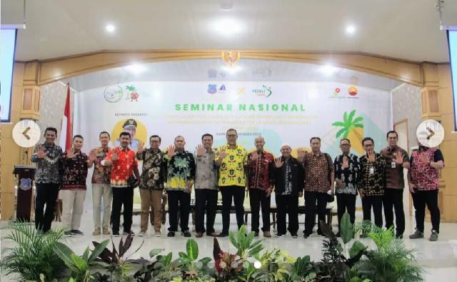 Bupati Inhil Perkenalkan Varietas Kelapa Sri GemilangFalam Seminar Nasional di Tanjab