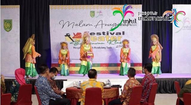 Festival Teater Bangsawan Klasik Tajaan Disparporabud Inhil