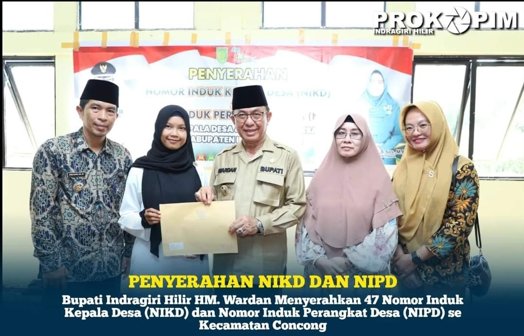 Bupati HM Wardan Serahkan NIKD dan NIPD Kades dan Perangkat Desa se Kecamatan Concong