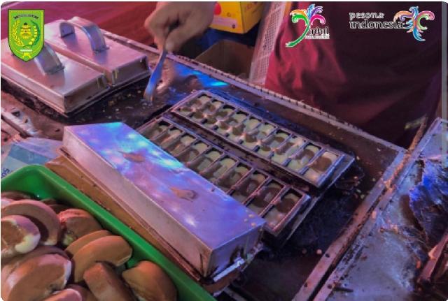 Manis dan Gurih, Kue Pancong Masih Eksis Hingga Sekarang