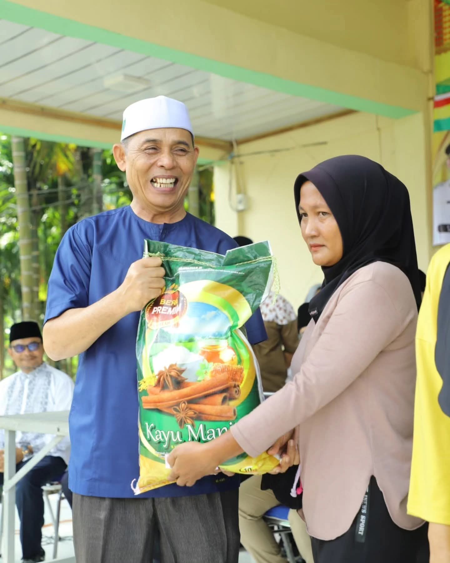 Tinjau Pelaksanaan Operasi Pasar Murah, “Bupati Inhil harapkan Masyarakat Bisa Memanfaatkan Sebaik Mungkin”
