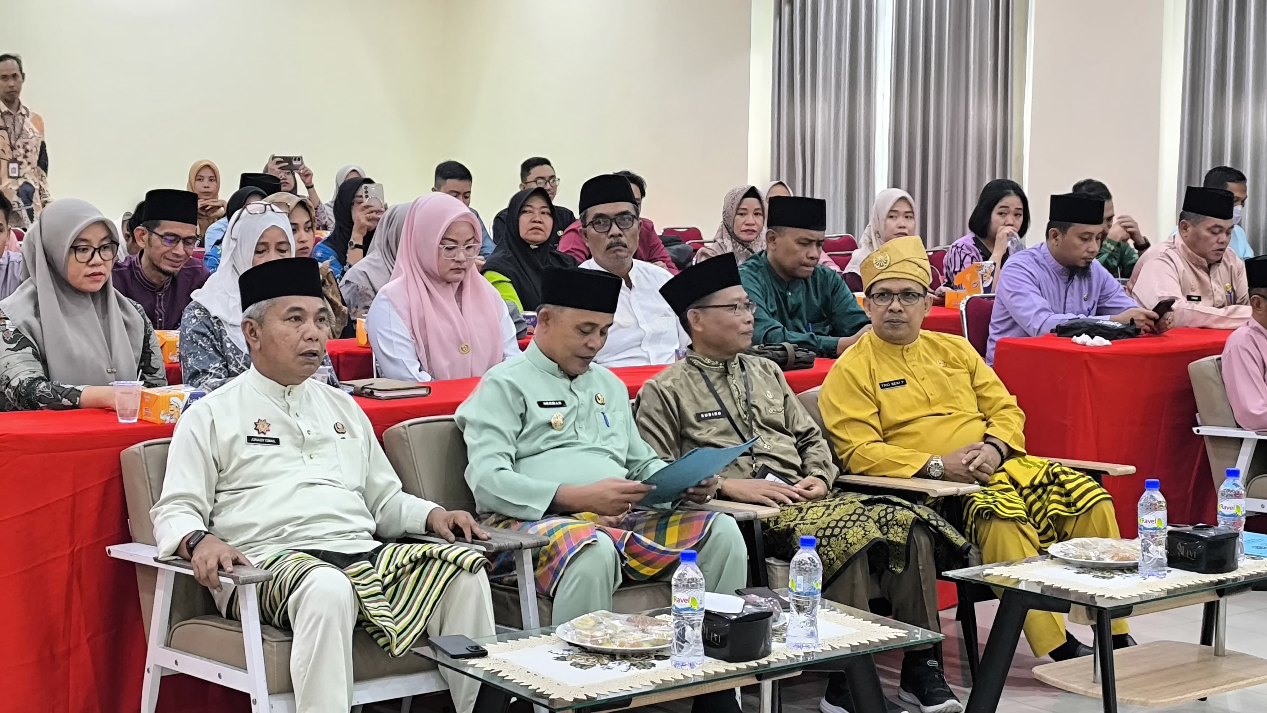 Bupati H. Herman Buka FGD Statistik Sektoral dan Standar Pelayanan Publik BPS Inhil