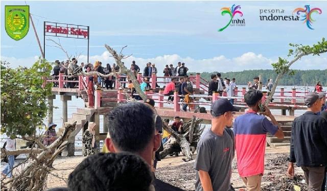 Memanfatkan Waktu Libur Lebaran Bersama Keluarga di Pantai Solop