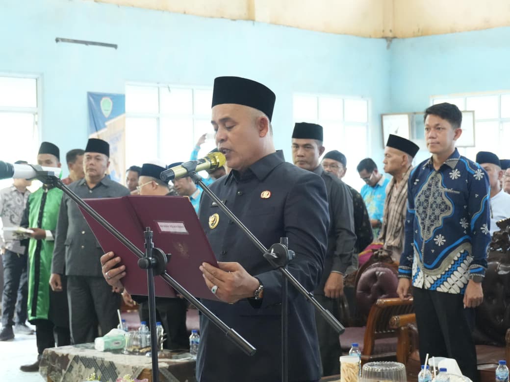 Bupati Herman Tegaskan Kepala Desa Harus Hadir untuk Masyarakat
