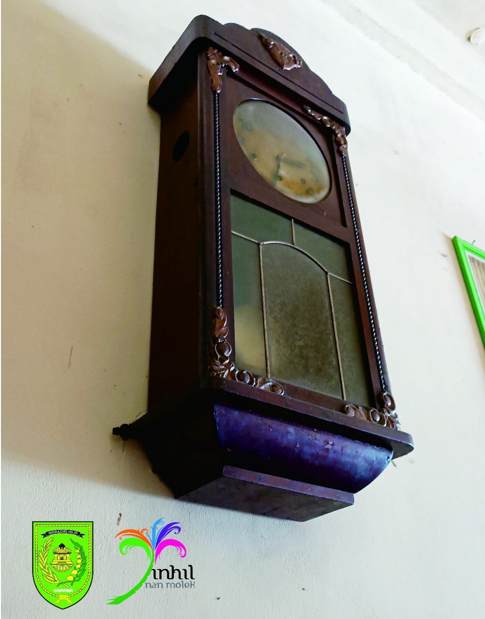 Ciri Khas Jam Dinding Kuno Ala Kedai Kopi Lurah