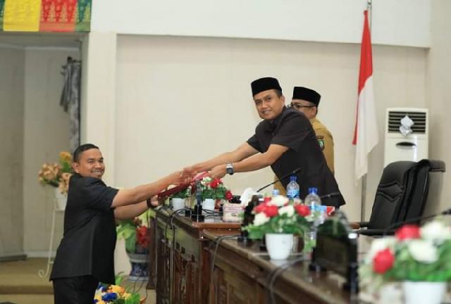 Paripurna, DPRD Terima Tiga Ranperda dari Pemkab Rohul