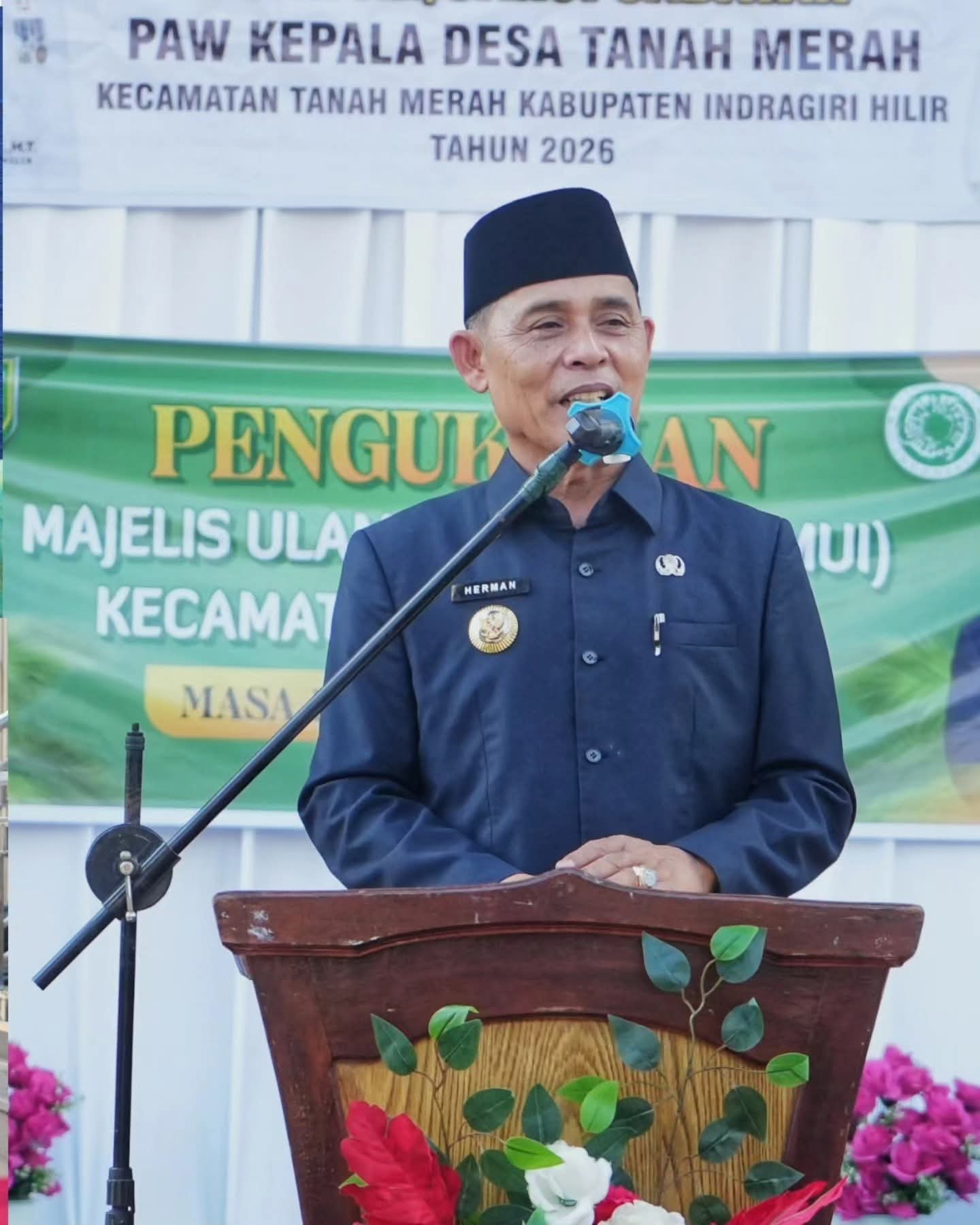 Bupati Inhil Tinjau Operasi Pasar Murah di Tanah Merah, Sekaligus Lantik PAW Kepala Desa dan Pengurus MUI